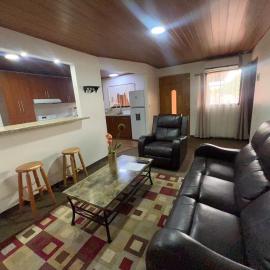Apartamento completo cerca del Aeropuerto y Parque Viva 5 personas