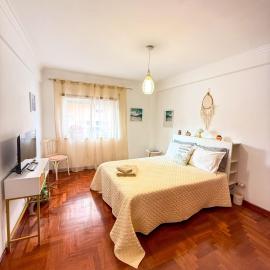 Superhost Stay Spacious Double Rooms near Lisbon and Beaches