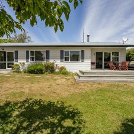 Lake Hawea Family Holiday Home, hotel in Lake Hāwea
