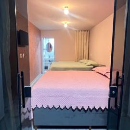 Quartos privativos separados da casa, hotel in Rio Negro