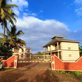 Vrindavan beach resort, hotel v destinaci Diveagar