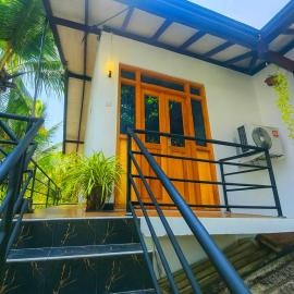 Nisadi Villa, hotel in Bentota
