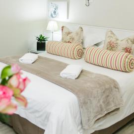 Wagon Wheel Country Lodge, хотел в Бофорт Уест
