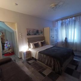 Studio Santa Monica, hotel in Tríkala