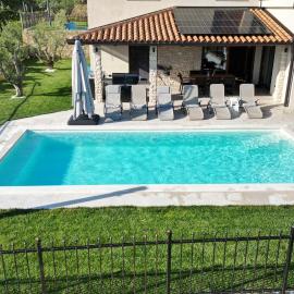 Villa Eva Marezige Heated Saltwater Pool near Koper, hotel Marezigében