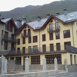Apartaments Pirinenc, hotel a Esterri d'Àneu