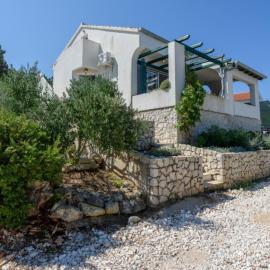Holiday Home Mirta, hotel in Veli Rat