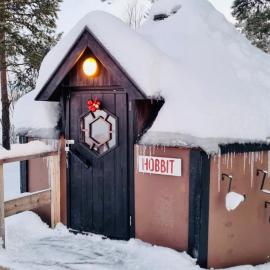 Camp Caroli Hobbit Hut, hotell i Jukkasjärvi