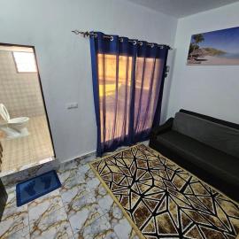 appartement avec balcon à Port Bouet cité SiPiM aéroport, hotel em Abidjan