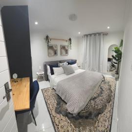 The village Executive Luxe Suites, hotel in Thohoyandou