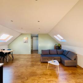Ruime studio met eigen ingang en private badkamer, ξενοδοχείο σε Opwijk
