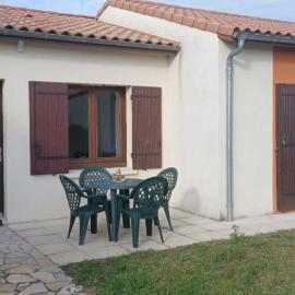 Maison avec jardin - parking privé - Marmande - Lot et Garonne, hotel in Marmande