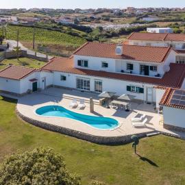Holiday Home Villa Casa Branca I Geräumiger Rückzugsort für 12p by Interhome