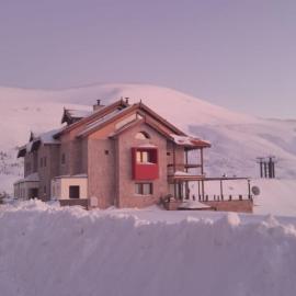 Chalets in Arez - Adagio, hotell sihtkohas Al Arz