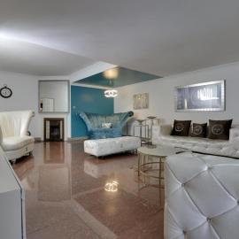 Large 5BR Family Home - Sleeps 10 - Near Wembley & Private Parking、Northoltのホテル