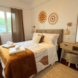 Spacious Bright Apartament with Ocean Views, hotel v destinaci Caniço