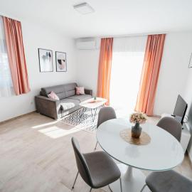 Apartment Gray mit Blick auf das Wasser by Interhome