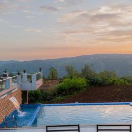 Strawberry King Resort, hotel in Mahabaleshwar
