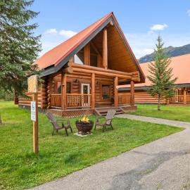 Rustic Chalet Perfect Getaway for Groups, hotell i Golden