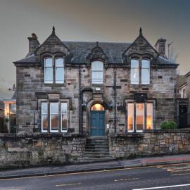Bruce on the Row-Historic Elegance near Edinburgh by Urban Haggis Stays