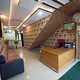 Brajrani Hotel, ξενοδοχείο σε Datia