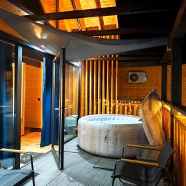 NOVA Osada - klimatyzowane domki z prywatnym jacuzzi