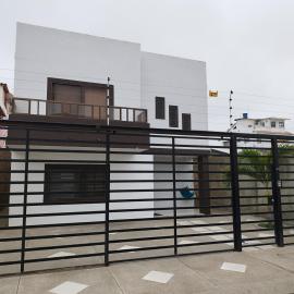 Casa Familiar a 5 minutos de la playa, viešbutis mieste Salinasas