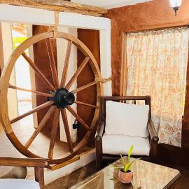 Traditional house 7 minutes from Playa Linda, hôtel à Barrio Nuevo