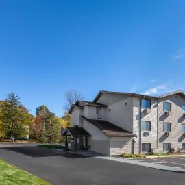 Super 8 by Wyndham Kent/Akron Area, viešbutis mieste Kentas