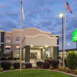 La Quinta by Wyndham Florence, hotel in Florence