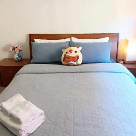 B Private Double Room with Desk & Wardrobe, hotel in Glen Waverley