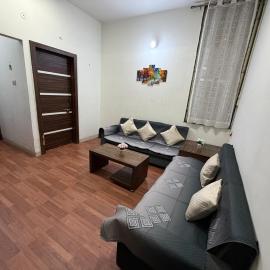 City Explorer Base Modern Design Prime Location, hotel em Indore