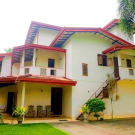 Bentota Backpackers Bay Hostel, hotelli kohteessa Bentota