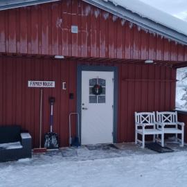 Camp Caroli Family House, Hotel in Jukkasjärvi