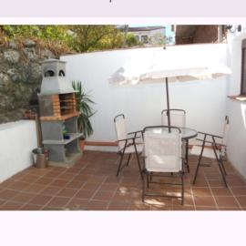 Acogedora casita con barbacoa, hotel din Candeleda