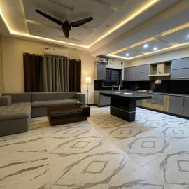 ASNB Residences Apartment 2BHK F4, hotel sa Multan