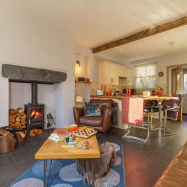 Gingersnap Cottage with Log Burner by LetMeStay