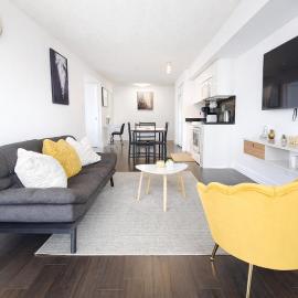 Fully furnished Lux 1bedroom condo, Hotel in Toronto