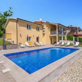 Villa Zupan by Villa Plus