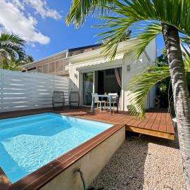 Mango Orange Duplex - Orient Bay, Hotel in Saint Martin