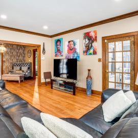 Private Hot Tub & Patio! Chicagoland Extended Stay, hotel in Lansing