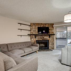3 Mi to Buckley: Convenient Condo in Aurora, khách sạn ở Aurora