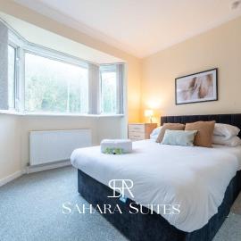 Modern 3-Bedroom Retreat Near Newport - Sleeps 7 - Parking