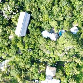 New Ruins Off-The-Grid SuperAdobe Domes with Pool, hotel i Piedra Blanca