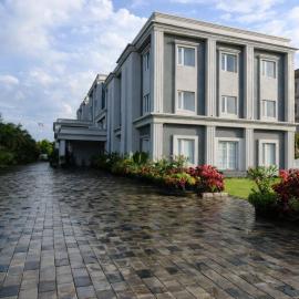 La Franklin Hotel, hotel in Parādīp Garh