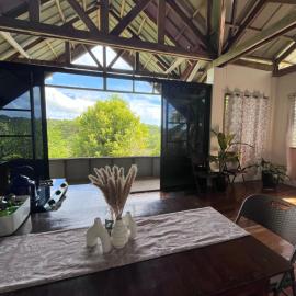 Siquijor Hilltop House Near Cambugahay Falls, hotel a Lazi