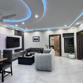 Serenity Residence Royal Quarter 2 BHK, khách sạn ở Rachiāl
