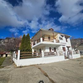 Portitsa View Guesthouse、Spílaionのホテル