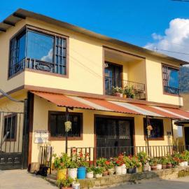 Hostal La Clarita, hotel in Fusagasuga