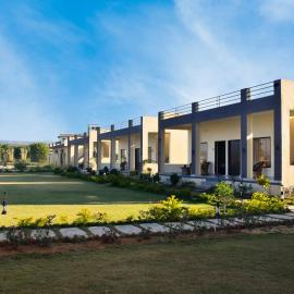 Ranthambore Village Serai, hotel in Khilchipur